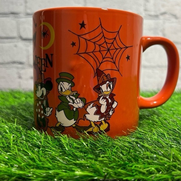 Disney Halloween Coffee Mug Cup Mickey Minnie Donald Daisy Pluto 20oz Ceramic - Picture 4 of 8